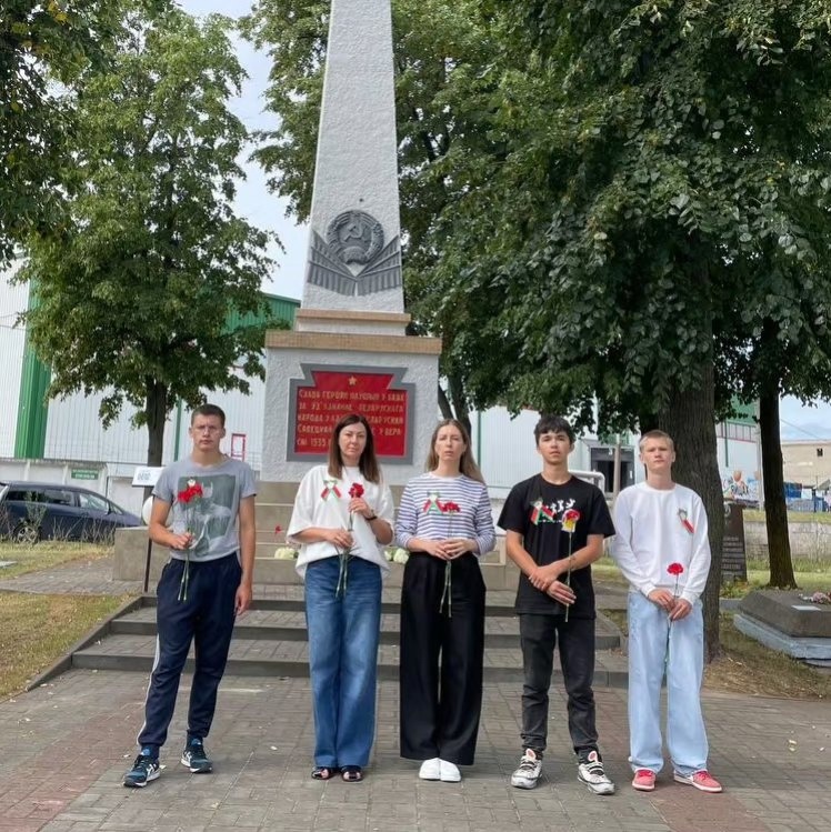 Патриотическая акция «Народное возложение»