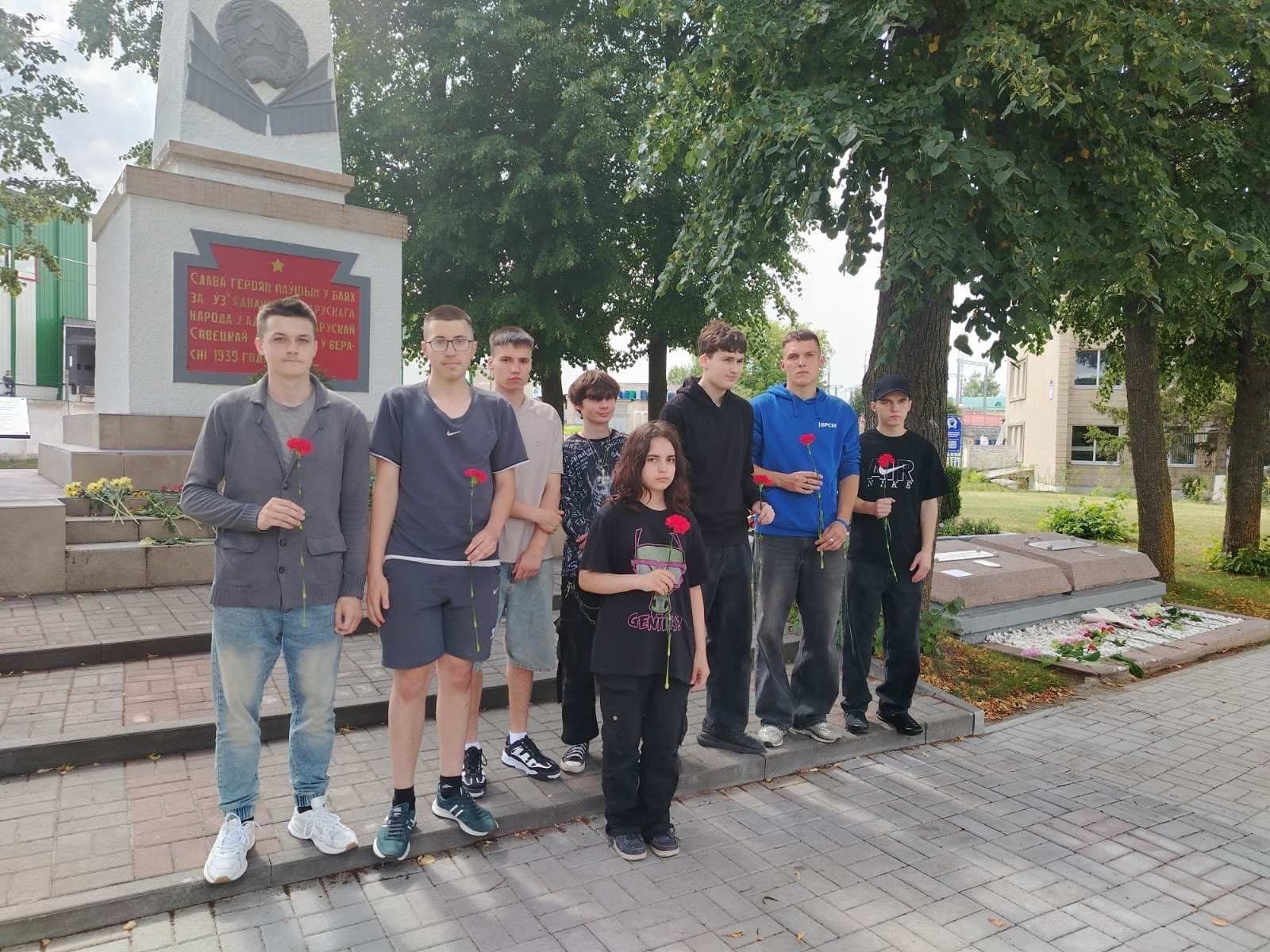 Патриотическая акция «Народное возложение»